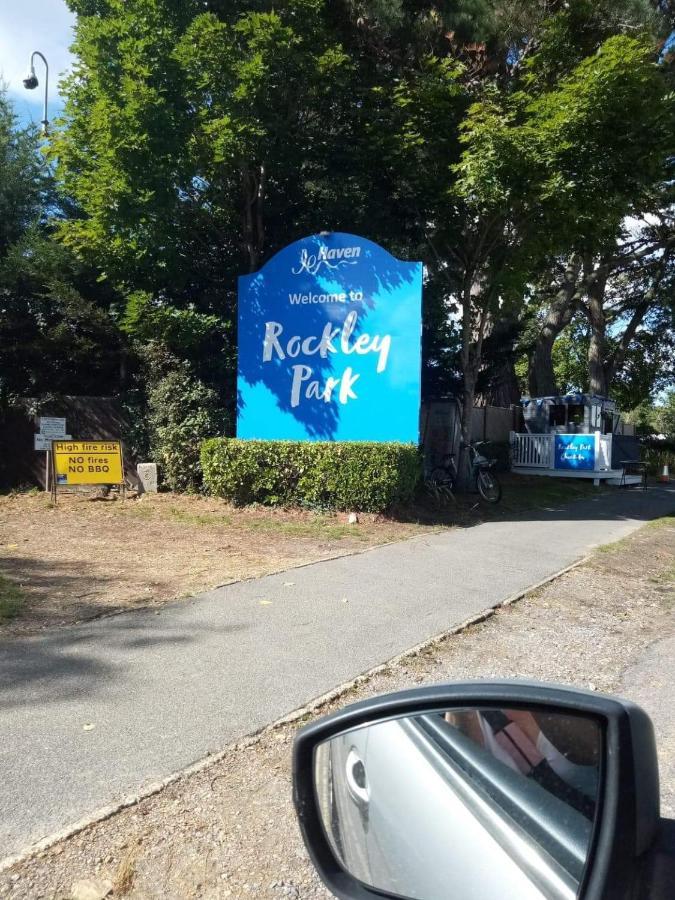 Haven Rockley Park,Lytchett Bay View Hotel Poole Bagian luar foto
